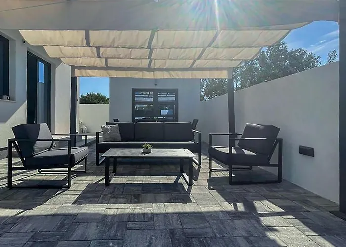 Awesome In With Sauna בית נופש *