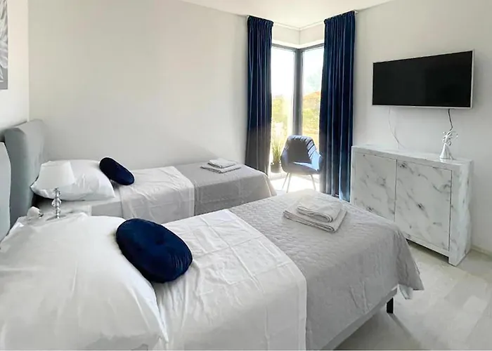 Awesome In With Sauna Vikendica